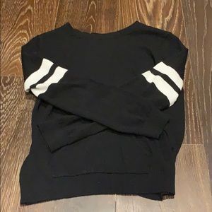 Comfy Long sleeve! Worn only a few times!